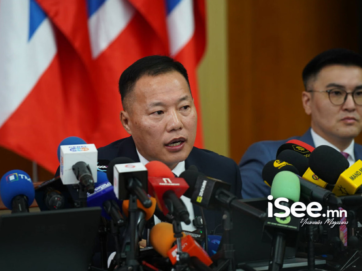 АН бүлэг Ашигт малтмалын тухай хуулийн төслийн танилцуулга мэдээлэл сонсож байна